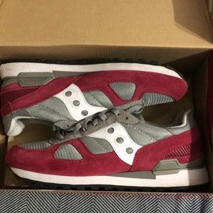 Saucony Shadow size 11 tennis shoe. Like new